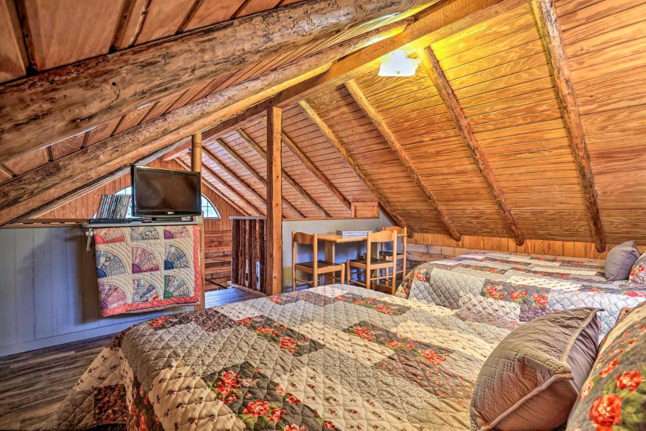 Broken Bow Log Cabin With Fire Pit, Pond, And Deck! Ngoại thất bức ảnh