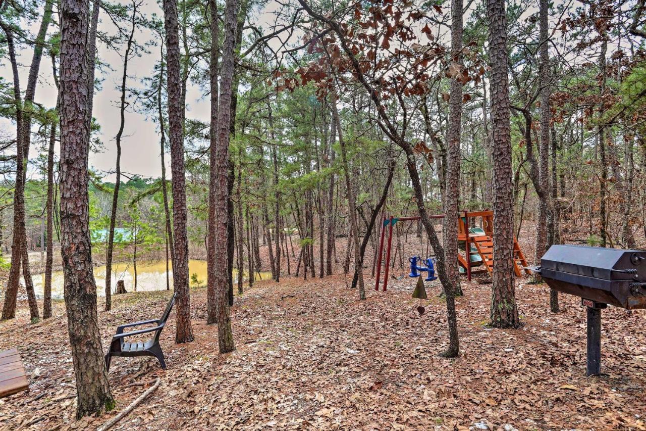 Broken Bow Log Cabin With Fire Pit, Pond, And Deck! Ngoại thất bức ảnh